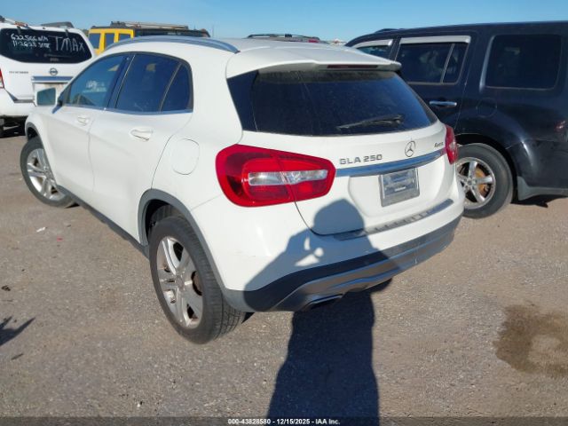 2015 MERCEDES-BENZ GLA 250 WDCTG4GB0FJ118294 Photo 2