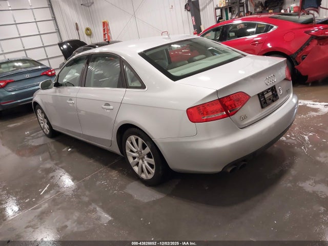 2010 AUDI A4 WAUFFAFL9AN043625 Photo 2