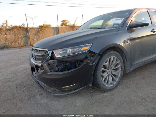 Ford Taurus Limited 2017 1FAHP2F85HG104225 Image 6