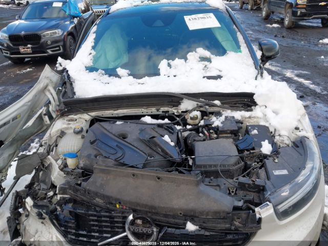 2021 VOLVO XC40 YV4162UM6M2488101 Photo 9