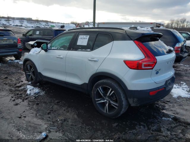 2021 VOLVO XC40 YV4162UM6M2488101 Photo 2