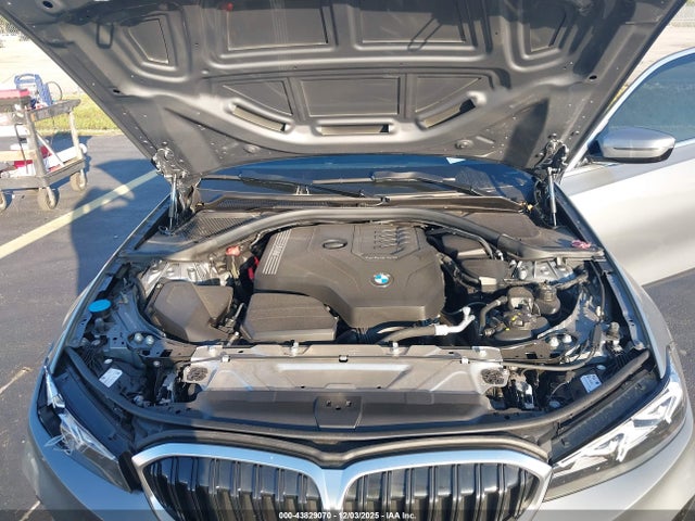 43829070 :رقم المزاد ، 3MW69FF05R8E77176 vin ، 2024 Bmw 330i مزاد بيع