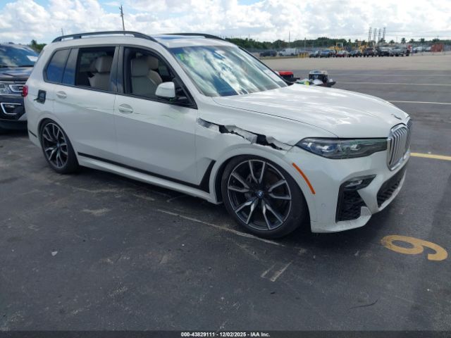 2022 BMW X7 5UXCW2C04N9K12744