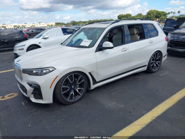 2022 BMW X7 5UXCW2C04N9K12744 Photo 1