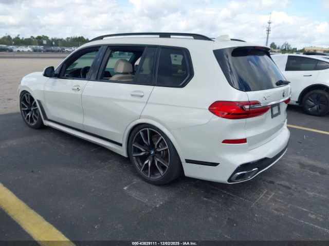 2022 BMW X7 5UXCW2C04N9K12744 Photo 2