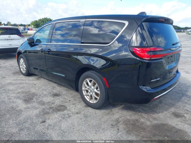 2025 CHRYSLER PACIFICA 2C4RC1BG2SR530736 Photo 2