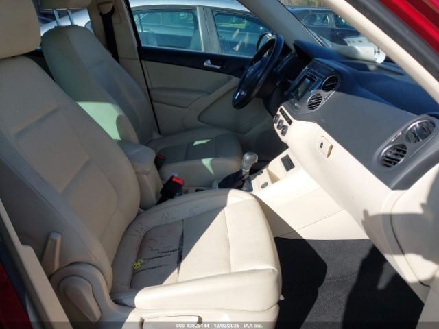 2016 VOLKSWAGEN TIGUAN WVGAV7AXXGW041362 Photo 4