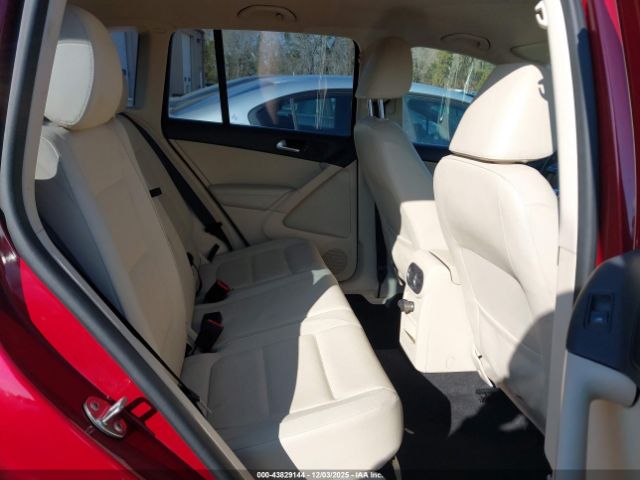 2016 VOLKSWAGEN TIGUAN WVGAV7AXXGW041362 Photo 7