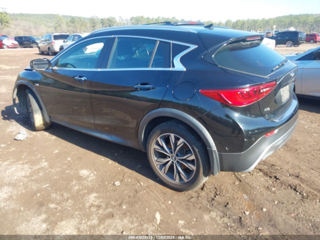 2017 INFINITI QX30 SJKCH5CR8HA036065 Photo 2