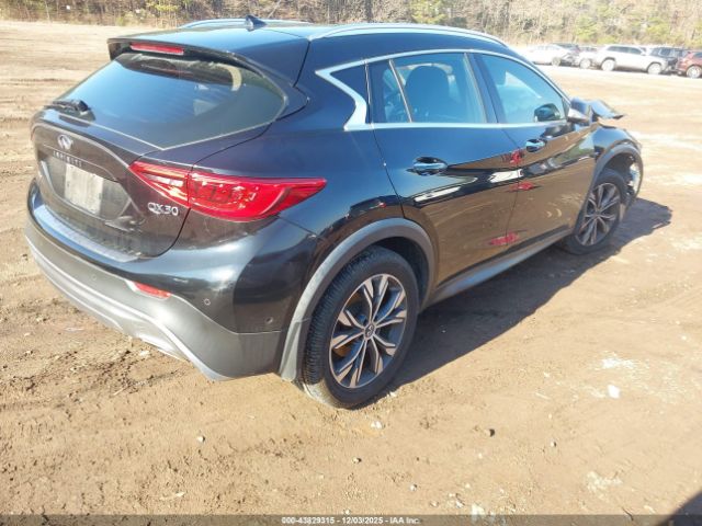 2017 INFINITI QX30 SJKCH5CR8HA036065 Photo 3