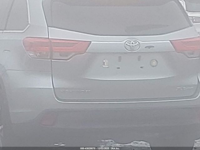 2017 TOYOTA HIGHLANDER 5TDJZRFH1HS372614 Photo 5