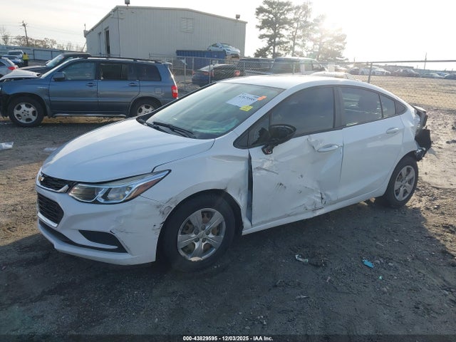 2018 Chevrolet Cruze Ls Auto მანქანა იყიდება აუქციონზე, vin: 1G1BC5SM9J7217402, აუქციონის ნომერი: 43829595
