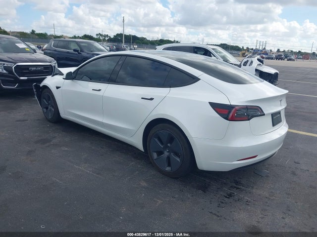 2023 TESLA MODEL 3 5YJ3E1EAXPF472448 Photo 2