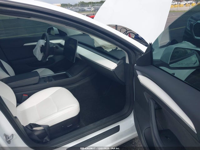 2023 TESLA MODEL 3 5YJ3E1EAXPF472448 Photo 4