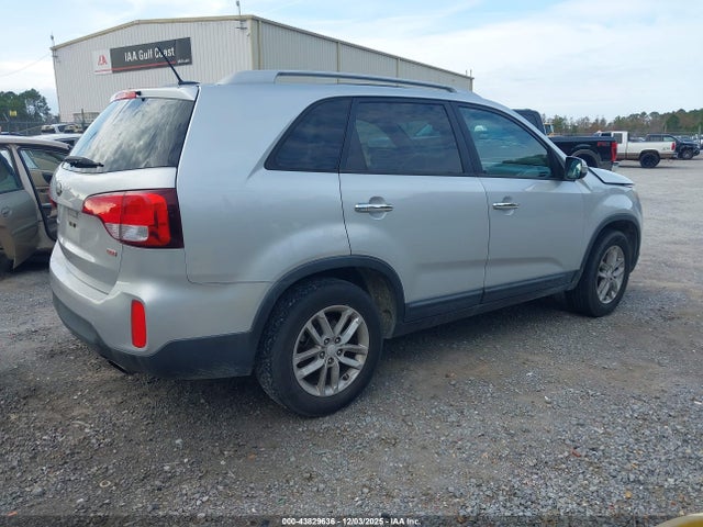 KIA Sorento Lx V6 2015 5XYKT4A79FG595663 Image 4