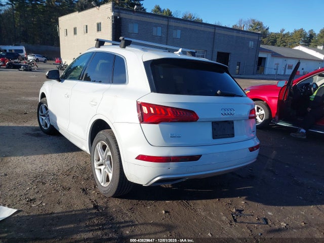 2019 AUDI Q5 WA1ANAFY6K2113462 Photo 2