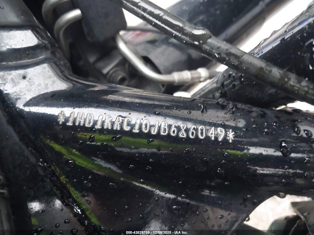 2018 HARLEY-DAVIDSON FLHXS 1HD1KRC10JB686049 Photo 9