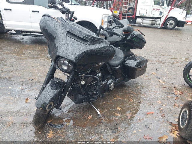 2018 HARLEY-DAVIDSON FLHXS 1HD1KRC10JB686049 Photo 1