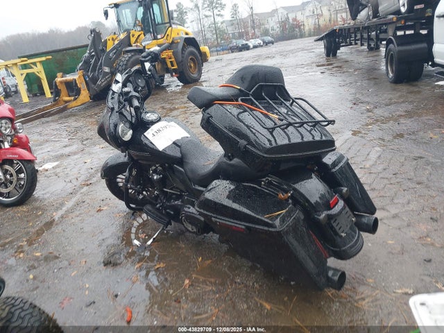 2018 HARLEY-DAVIDSON FLHXS 1HD1KRC10JB686049 Photo 2