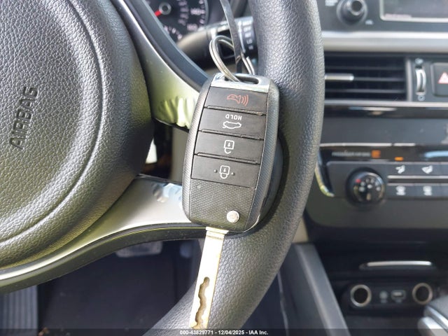Aukcja sprzedaży 2016 Kia Optima Lx, vin: 5XXGT4L31GG111426, numer aukcji: 43829771