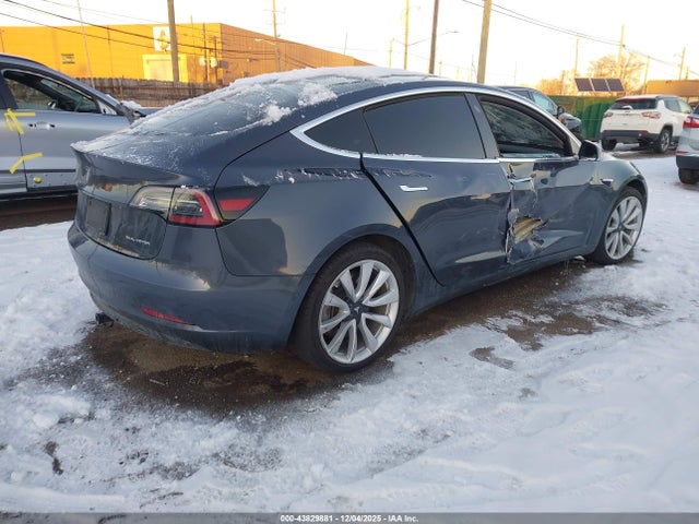 2019 TESLA MODEL 3 5YJ3E1EB1KF389038 Photo 3
