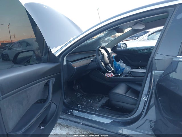 2019 TESLA MODEL 3 5YJ3E1EB1KF389038 Photo 4