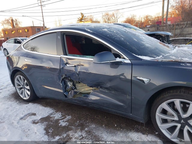 2019 TESLA MODEL 3 5YJ3E1EB1KF389038 Photo 5