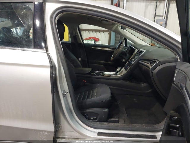 3FA6P0H76FR248999 Ford FUSION SE