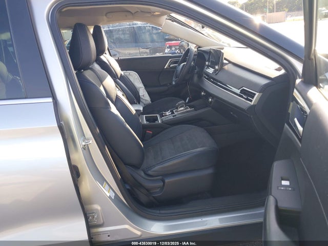 2023 MITSUBISHI OUTLANDER JA4J3UA89PZ020089 Photo 4