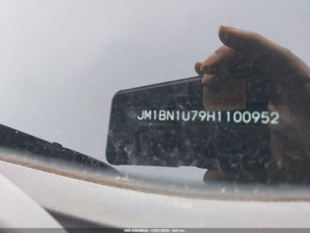 2017 MAZDA MAZDA3 JM1BN1U79H1100952 Photo 8