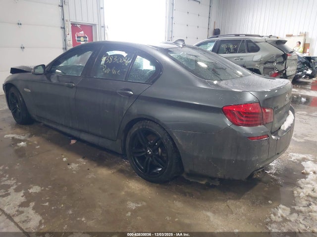2016 BMW 550I WBAKP9C58GD980609 Photo 2