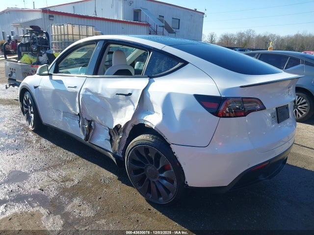 2021 TESLA MODEL Y 5YJYGDEF9MF178483 Photo 2