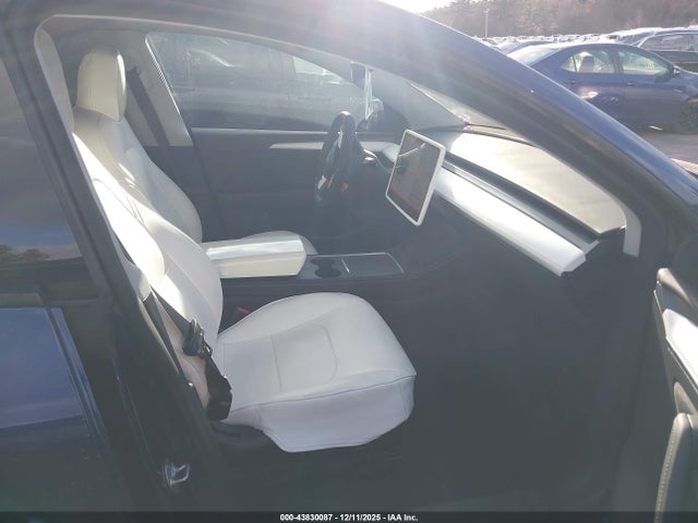 2023 TESLA MODEL Y 7SAYGDEE3PF586332 Photo 4