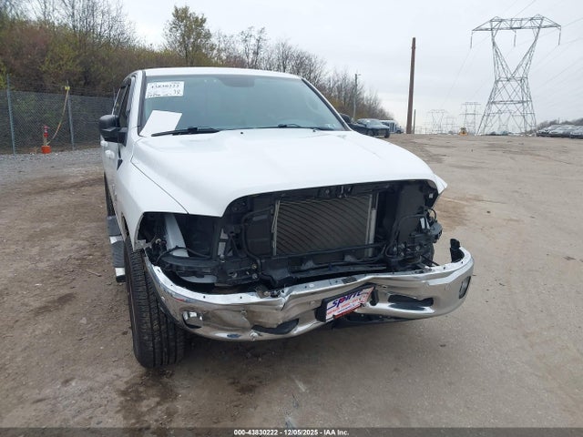 1C6RR7LT0KS598147 RAM 1500 Classic Big Horn 4x4 5&#039;7 Box