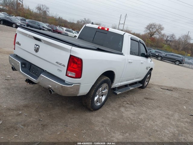 1C6RR7LT0KS598147 RAM 1500 Classic Big Horn 4x4 5&#039;7 Box