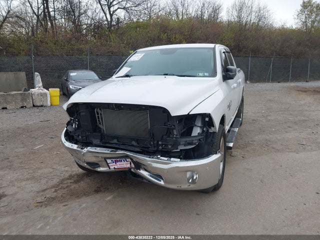 1C6RR7LT0KS598147 RAM 1500 Classic Big Horn 4x4 5&#039;7 Box