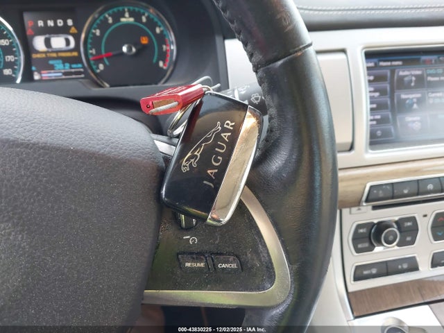 2013 JAGUAR XF SAJWA0HE0DMS71406 Photo 10