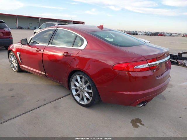 2013 JAGUAR XF SAJWA0HE0DMS71406 Photo 2