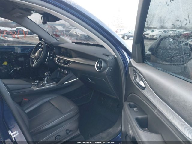 2018 ALFA ROMEO STELVIO ZASFAKPN3J7B62158 Photo 4