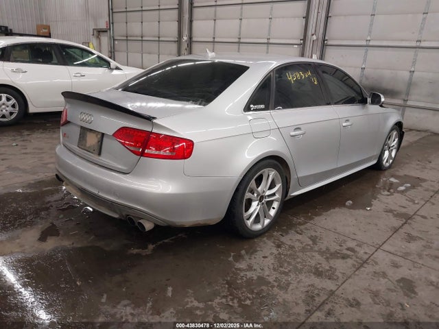 2010 AUDI S4 WAUBGAFL4AA135535 Photo 3