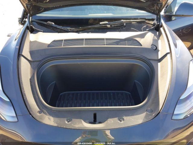 2024 TESLA MODEL Y 7SAYGDEE8RA226005 Photo 9