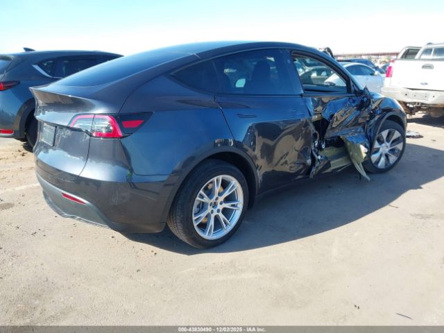 2024 TESLA MODEL Y 7SAYGDEE8RA226005 Photo 3