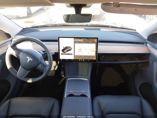 2024 TESLA MODEL Y 7SAYGDEE8RA226005 Photo 4