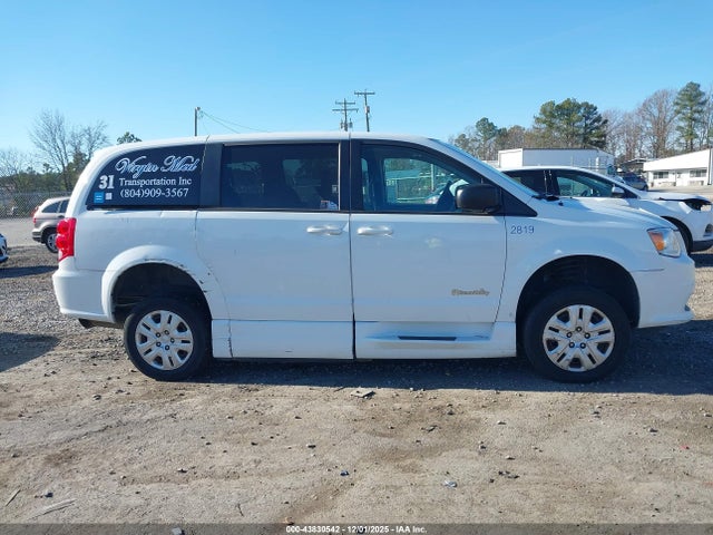 Dodge Grand Caravan 2018 2C7WDGBG7JR363648 Image 13