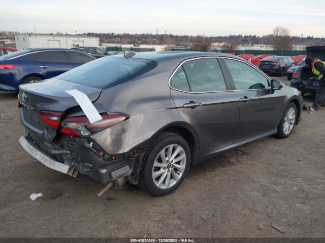 2021 TOYOTA CAMRY 4T1C11AK7MU410272 Photo 3