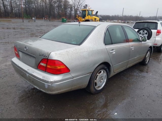 2002 LEXUS LS 430 JTHBN30F820062666 Photo 3