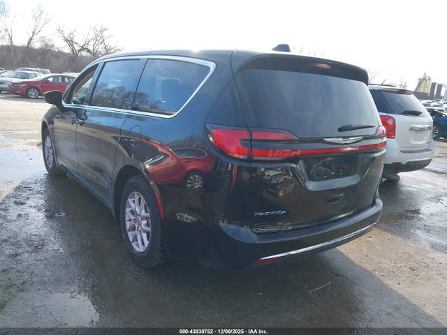 2023 CHRYSLER PACIFICA 2C4RC1BG6PR624903 Photo 2
