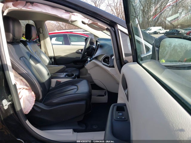 2023 CHRYSLER PACIFICA 2C4RC1BG6PR624903 Photo 4
