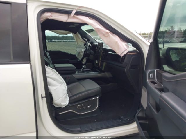 2022 FORD F-150 LIGHTNING 1FT6W1EV2NWG03216 Photo 4