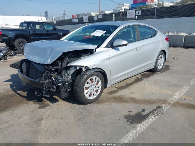 5NPD74LF0JH317365 Hyundai ELANTRA SE